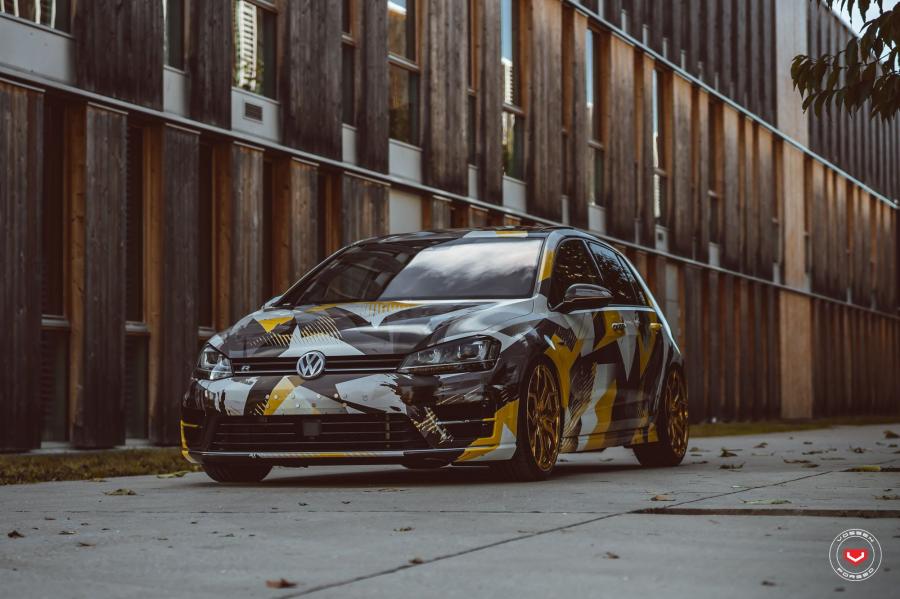  Volkswagen Golf R on Vossen Wheels (HC-3) 2017 года  (фото 8 из 36)